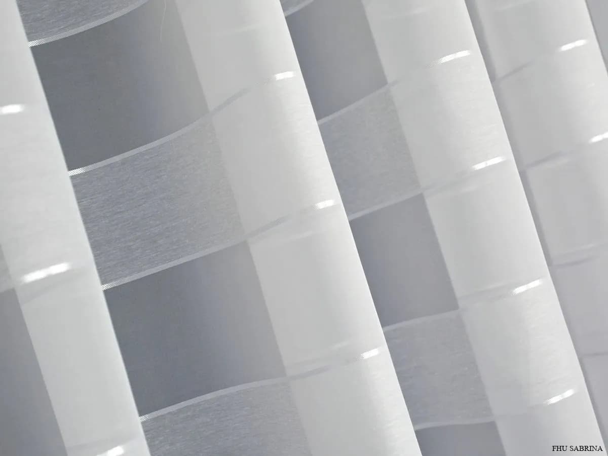 Firanki jak rolety rzymskie – idealne rozwiązanie dla Twojego wnętrza