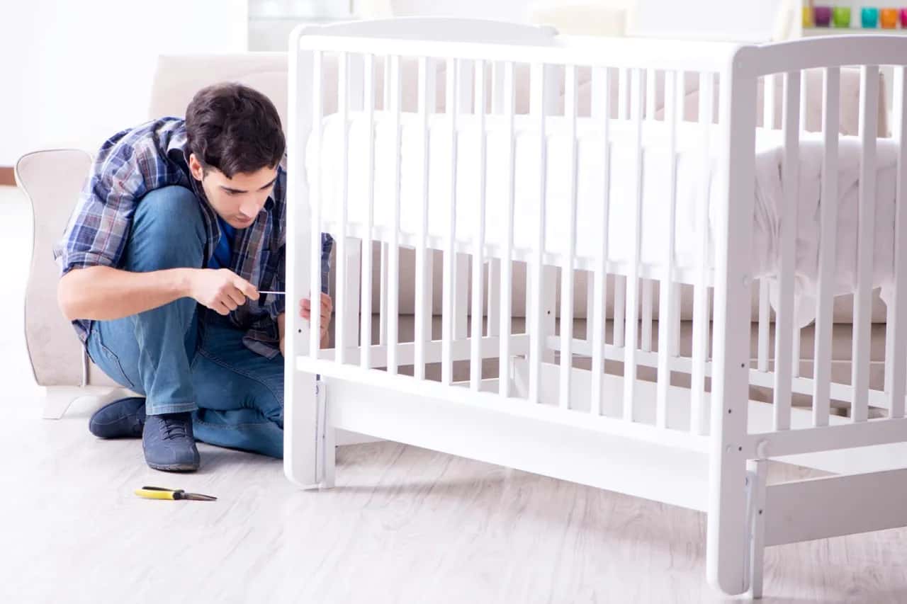 Jak wybrać materac do łóżeczka, aby zapewnić dziecku bezpieczeństwo