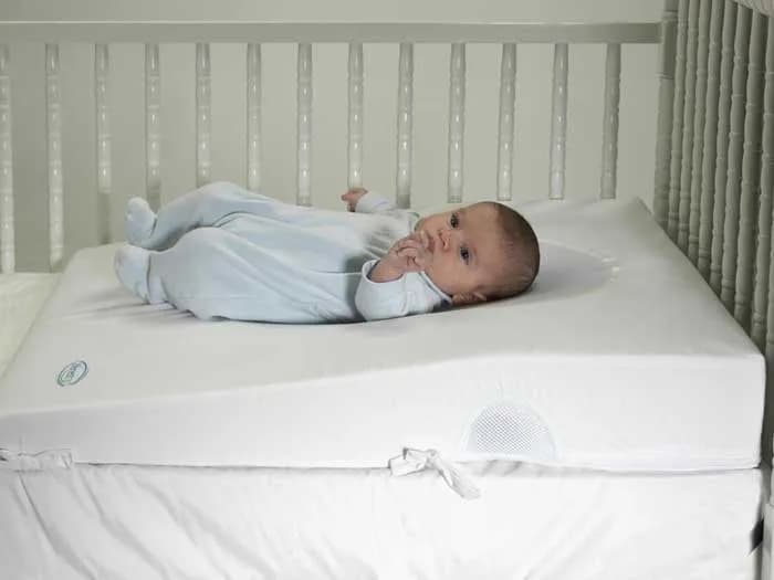 Jaki materac dla niemowlaka wybrać, by zapewnić mu bezpieczeństwo?