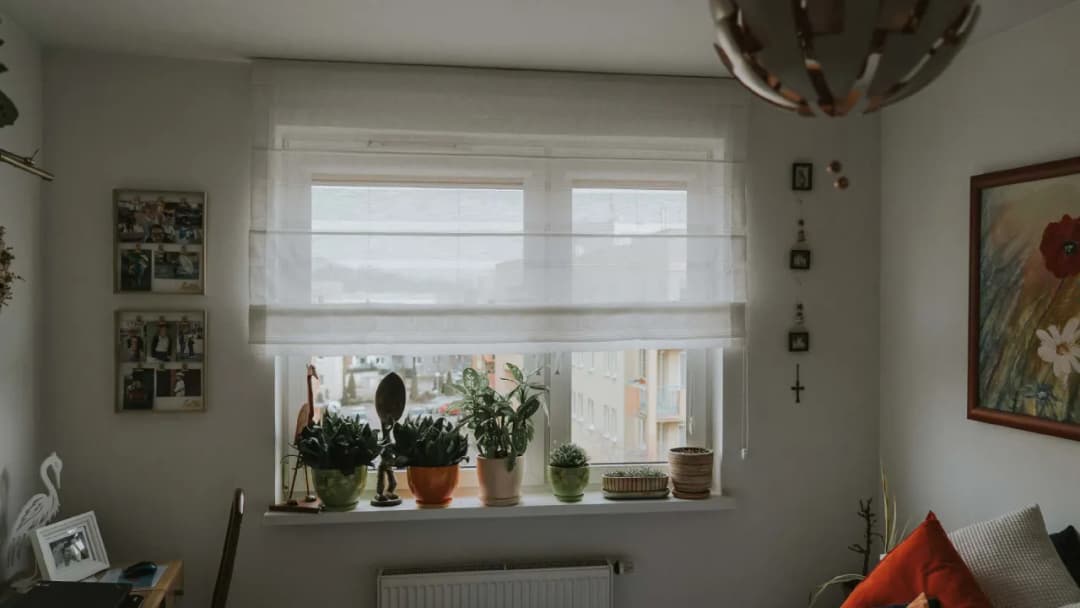 Jak uszyć roletę rzymską z firanki i uniknąć najczęstszych błędów